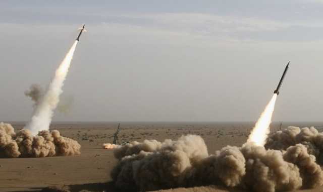 إيران تكشف النقاب عن أسلحة دفاع جوي جديدة مع تصاعد التوترات الإقليمية