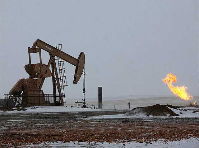 محت مكتسبات سابقة.. شركات النفط تزيد من إحراق الغاز المصاحب