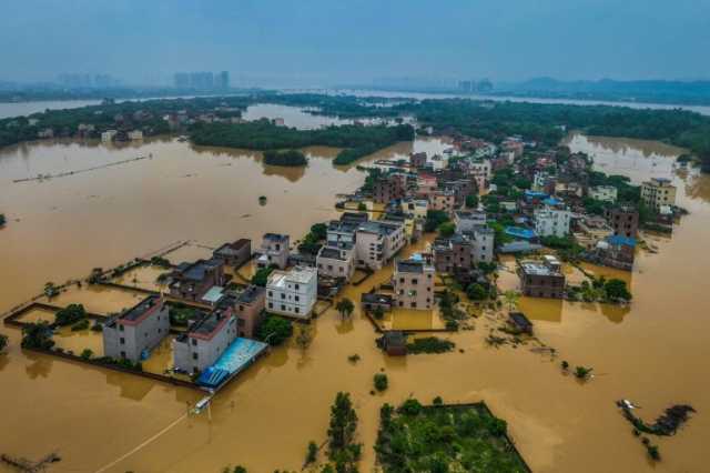 شاهد.. فيضانات لا تحدث إلا مرة كل قرن تخفي معالم مقاطعة في الصين