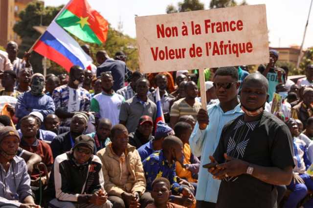 بوركينا فاسو تطرد 3 دبلوماسيين فرنسيين