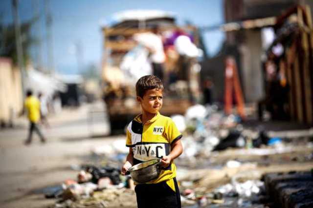 تحذير من المجاعة بغزة والاحتلال يمنع دخول 3 آلاف شاحنة مساعدات
