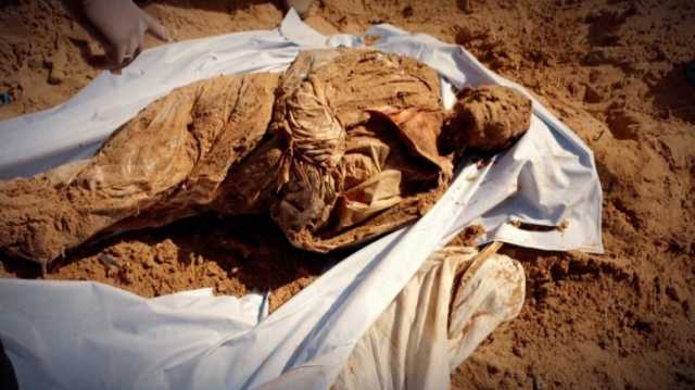 تحقيق للجزيرة يكشف عن مقابر جماعية بغزة بعد إعدامات ميدانية