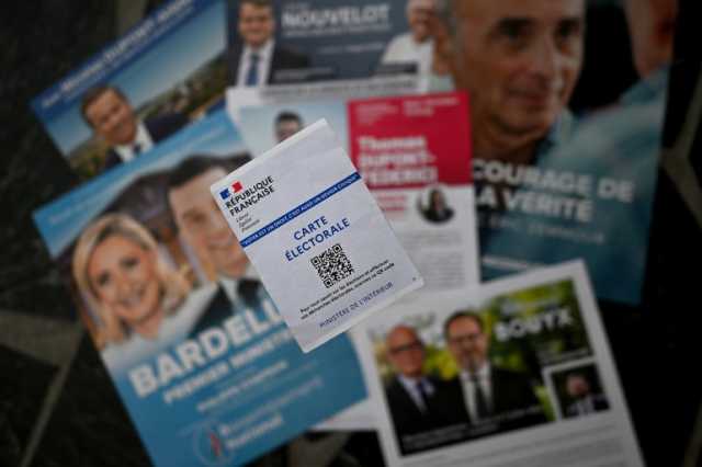 مالية فرنسا ستتعرض لمزيد من الضغوط أيا كان الفائز في الانتخابات