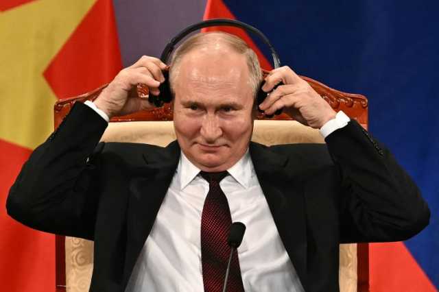 تكرر اسمه 12 مرة.. بوتين يطغى على مناظرة بايدن وترامب