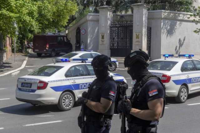 مهاجم يصيب مسؤول أمن السفارة الإسرائيلية بسهم في بلغراد