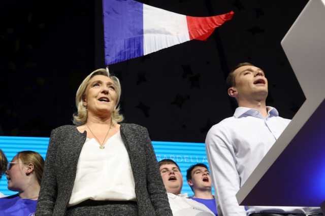 استطلاع رأي يستبعد فوز اليمين المتطرف الفرنسي بأغلبية مطلقة