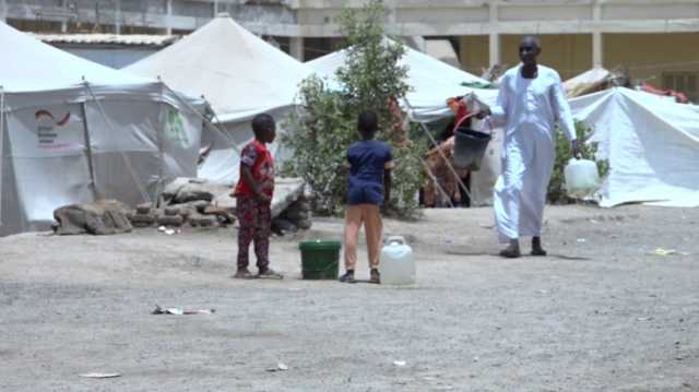 حرارة قاتلة ومياه نادرة.. شهادات للجزيرة توثق معاناة النازحين بالسودان