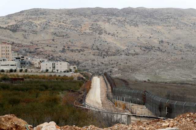 إسرائيل تتوغل وتحفر خندقا شرق خط الاشتباك بالجولان السوري