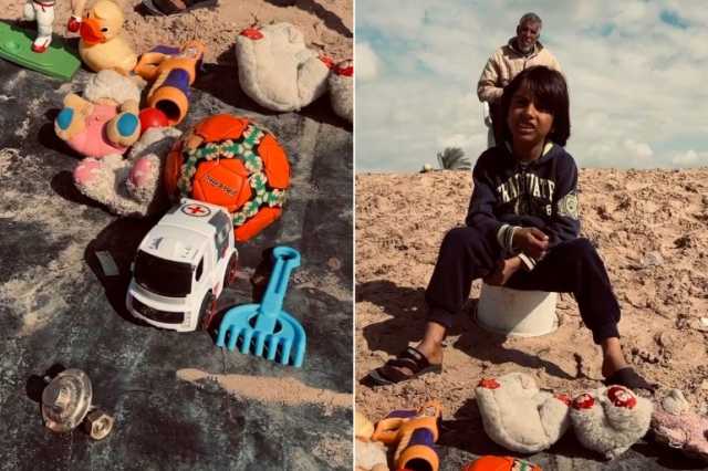 طفل من غزة يعرض ألعابه للبيع: لم أعد أجد مكانا للعب