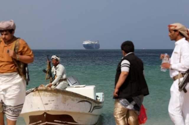 انفجار زورق مسير للحوثيين في البحر الأحمر