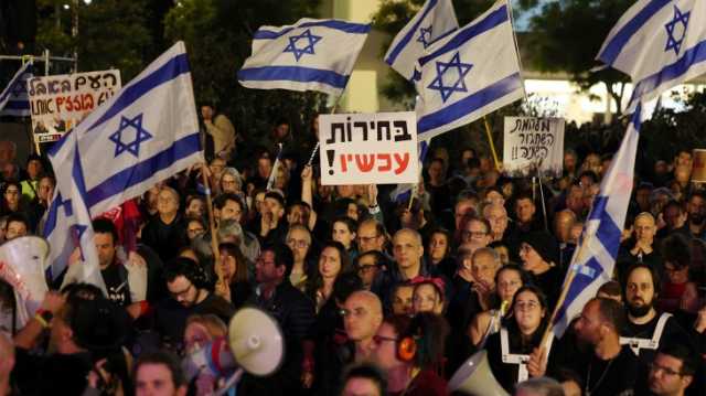 إعلام إسرائيلي: 3 وزراء من حزب غانتس يقاطعون جلسة الحكومة اليوم
