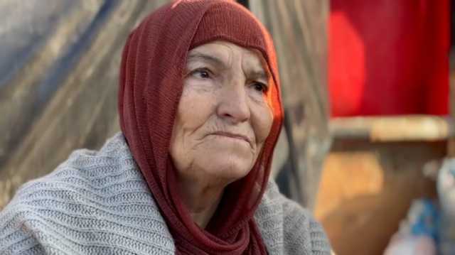 شاهد.. أريد الموت في أرضي.. مسنة فلسطينية ترفض التهجير من غزة