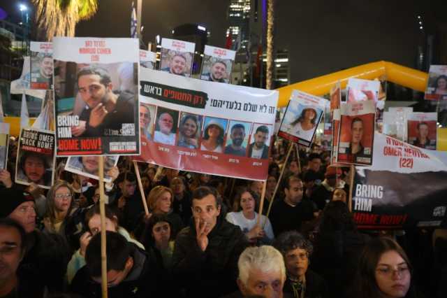 آلاف الإسرائيليين يطالبون بتنحي نتنياهو وإطلاق الأسرى بغزة