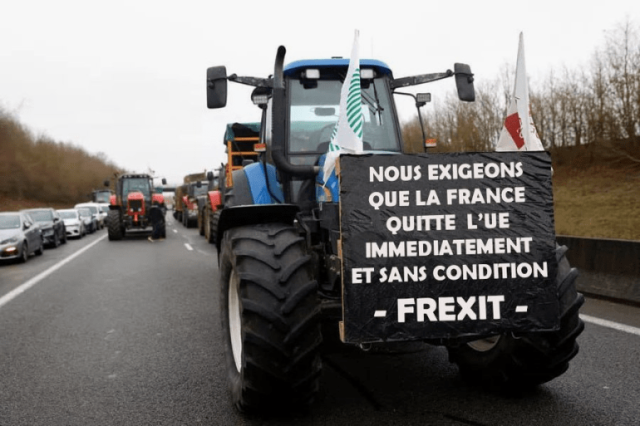 قانون فرنسي يحظر على جيران المزارع الشكوى من الضوضاء والروائح الكريهة