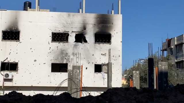 شاهد.. لحظات مرعبة عاشها نازحون في بناية تعرضت لنيران الاحتلال في غزة