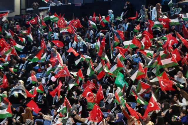 هيئة تركية تشتري سفنا للمشاركة بقافلة الحرية لإغاثة غزة