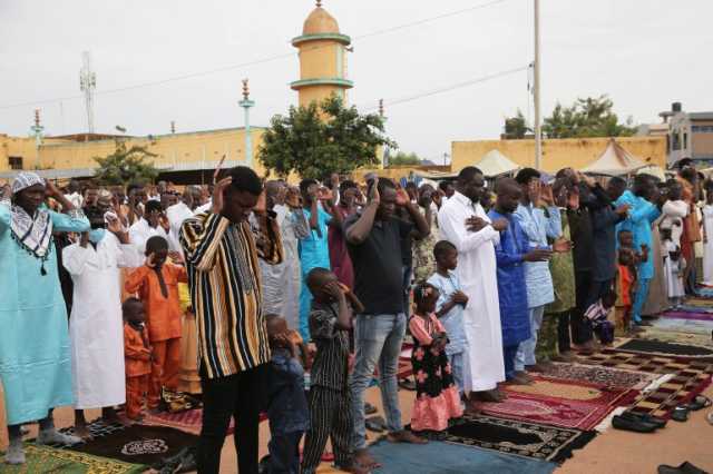 عشرات القتلى بهجومين على مسجد وكنيسة في بوركينا فاسو