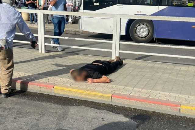 إصابة إسرائيلييْن في عملية طعن ببئر السبع واستشهاد منفذها