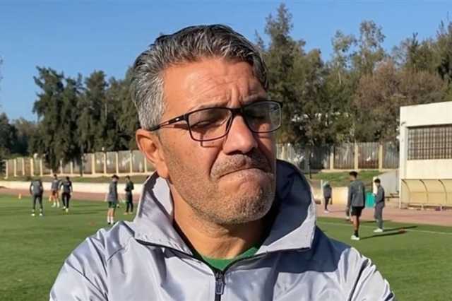 مدرب منتخب الجزائر يثير جدلا بعد صفع عدد من لاعبيه أمام تونس