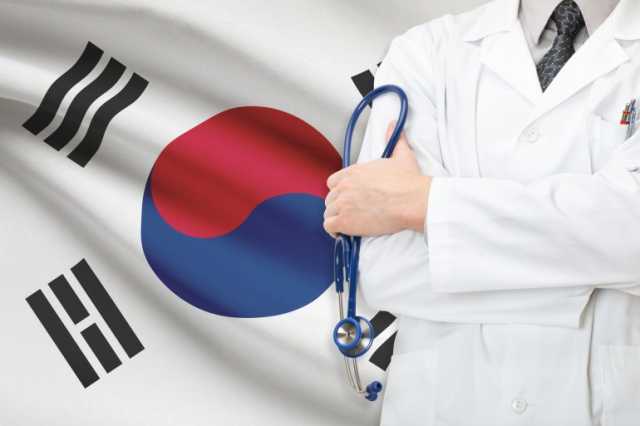 كوريا الجنوبية تأمر بعض الأطباء المضربين بالعودة إلى العمل