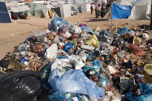 الأونروا تحذر من انتشار المزيد من الأمراض بغزة نتيجة أكوام ضخمة من النفايات