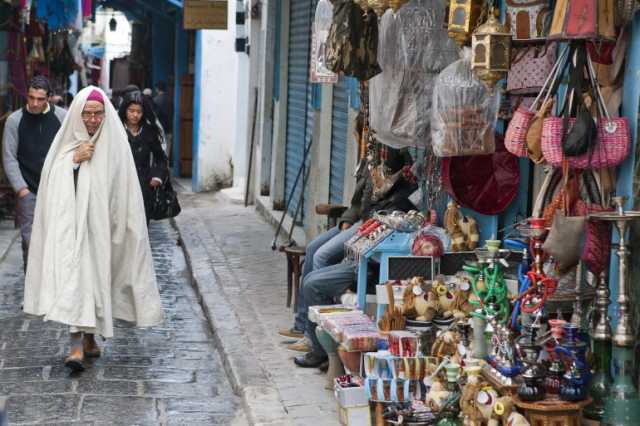 انتعاش الصناعات الشعبية في رمضان والتونسيون يعودون للباس التقليدي