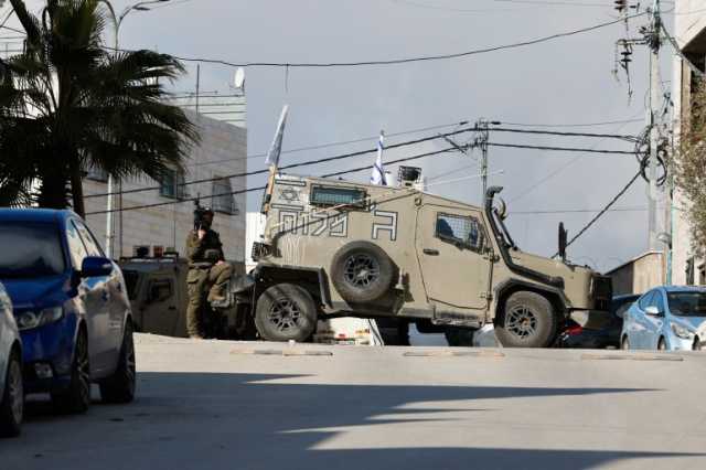 إصابة جندية إسرائيلية باشتباكات في مخيم الأمعري وشهيد برصاص الاحتلال