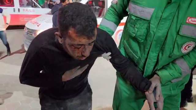 الاحتلال يواصل محاصرة مجمع الشفاء وتكدس جثامين الشهداء بعد قصف النصيرات