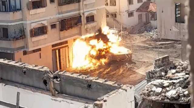 لليوم الثاني تواليا.. القسام تدمر دبابات إسرائيلية بمحيط الشفاء من مسافة صفر