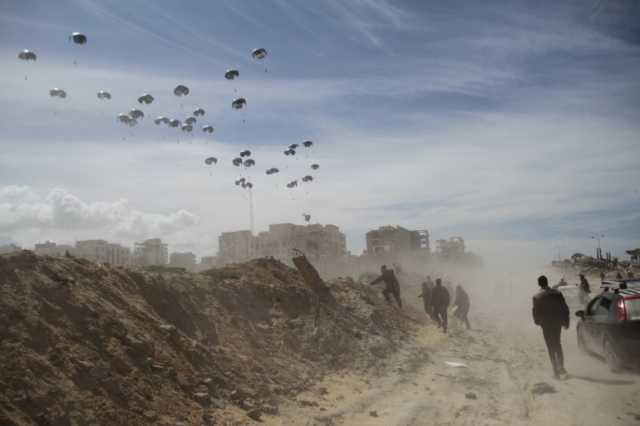 5 دول تنفذ إنزالات جوية لمساعدات إغاثية على غزة
