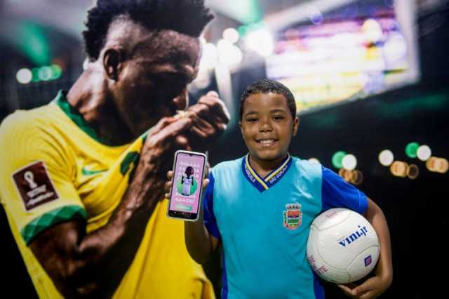 مستلهما كرة القدم.. تطبيق فينيسيوس أسلوب مبتكر يحفز الأطفال المحرومين
