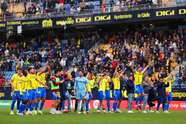 قادش المتواضع يصدم أتلتيكو مدريد في الدوري الإسباني