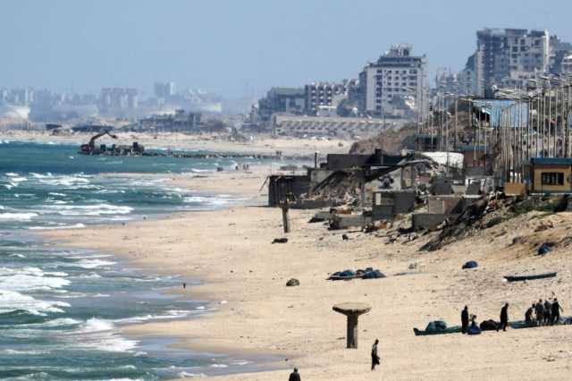 الميناء الأميركي.. رصيف يُشيّد بركام غزة وأشلاء شهدائها