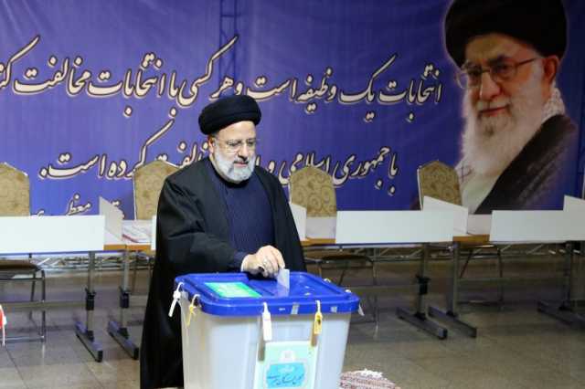إيرانيون يكشفون للجزيرة نت أسباب تراجع المشاركة في الانتخابات