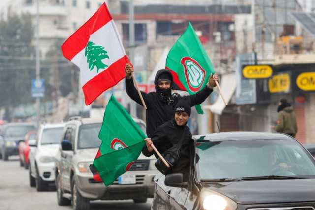 بالهتافات وعلامة النصر.. مشاهد من عودة اللبنانيين إلى الجنوب والبقاع