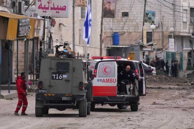 الاحتلال يغتال فلسطينيا بنابلس ويواصل التهجير في طولكرم