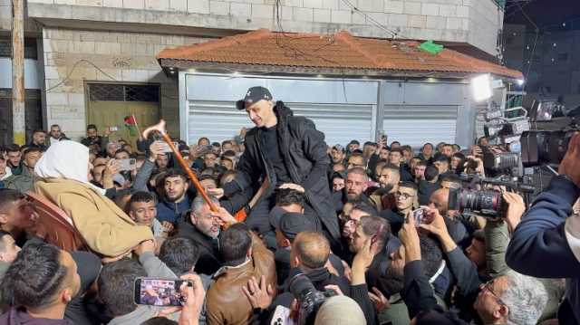 هرب من سجون الاحتلال وحررته صفقة الأسرى.. الساعات الأولى لمحمد العارضة بين عائلته