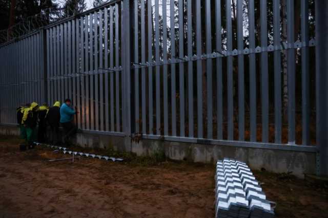 إنهم بشر.. غارديان: طالبو لجوء يتعرضون للقمع بين بولندا وبيلاروسيا