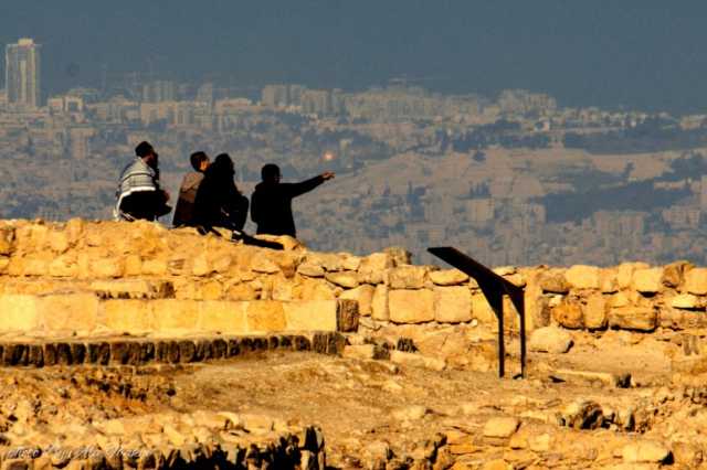 عين على الأقصى تسبق الجسد .. الناظرون لبيت المقدس مبادرة لمُصورين بالأردن