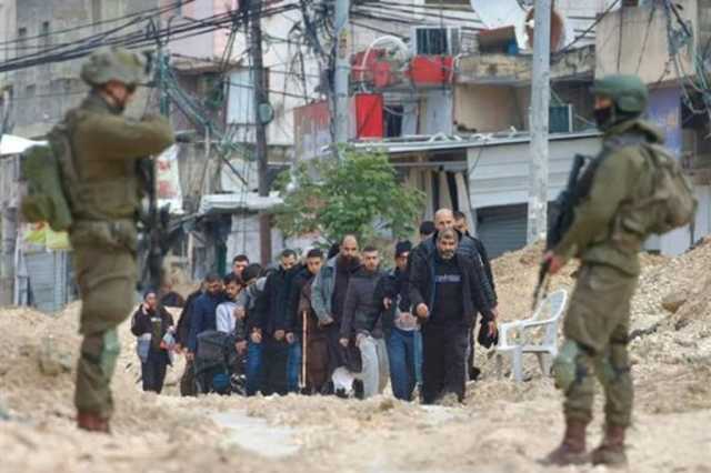 الاحتلال يواصل تشريد الفلسطينيين بطولكرم وطوباس ويحول منازلهم لثكنات