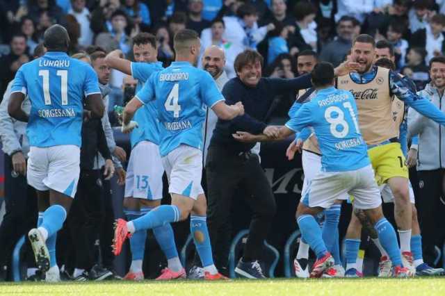 شاهد.. نابولي‭ ‬يهزم فيورنتينا ويطارد إنتر على صدارة الدوري الإيطالي