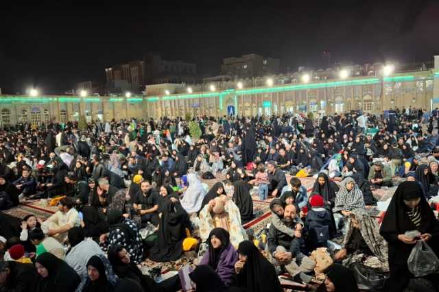 تزامنت وعيد النيروز.. بالقرآن والجوشن يحيي الإيرانيون ليالي القدر