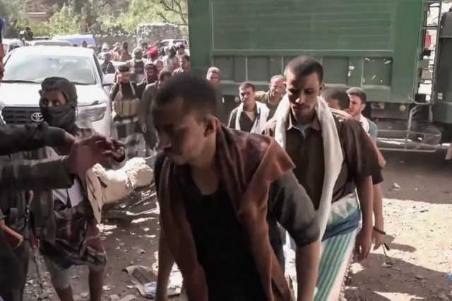 الحوثيون يفرجون عن 113 أسيرا من القوات الحكومية
