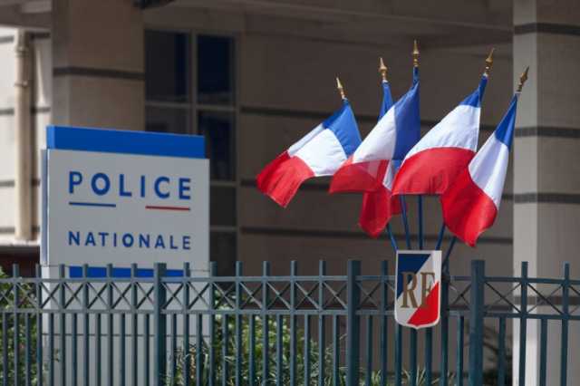 لأثر السجود في جبهته.. الشرطة الفرنسية ترفض انضمام مواطن مسلم لها