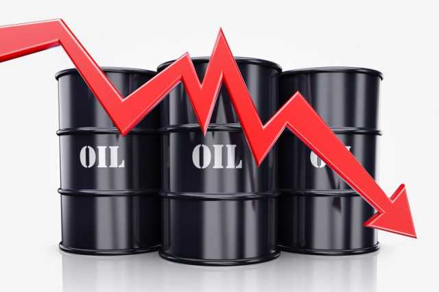 لماذا تراجعت أسعار النفط رغم قصف إيران إسرائيل؟.. خبراء يجيبون