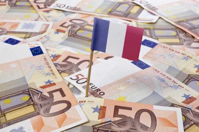 معضلة الديون في فرنسا.. وكالات التصنيف قلقة ونظرتها سلبية