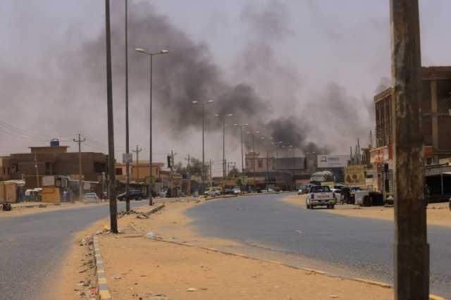 الجيش السوداني يقصف الدعم السريع بمطار الخرطوم ويصد هجوما على حقل نفطي