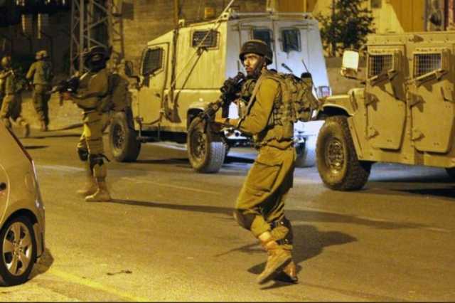 قوات الاحتلال تعتقل 20 فلسطينيا بينهم قائد بحركة الجهاد