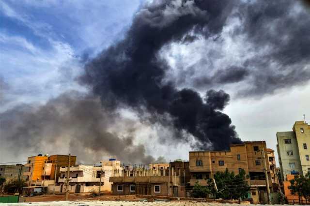 قصف متبادل بالخرطوم والدعم السريع يعلن إسقاط مقاتلة للجيش وقرار بإيقاف الدراسة بالجامعات