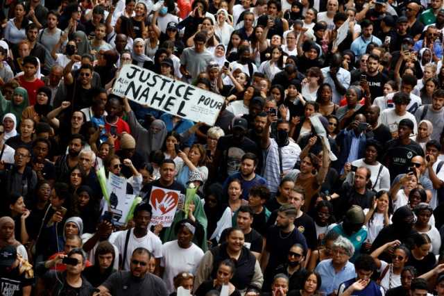 ميديا بارت: السلوك العنصري في فرنسا بات أكثر علنية منذ مقتل الفتى نائل